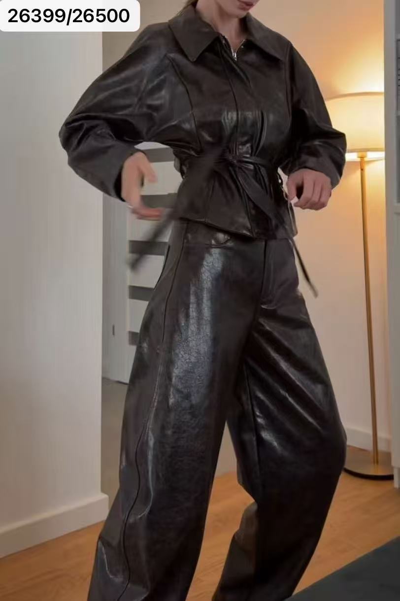 Sada z ekologické kůže s límcem