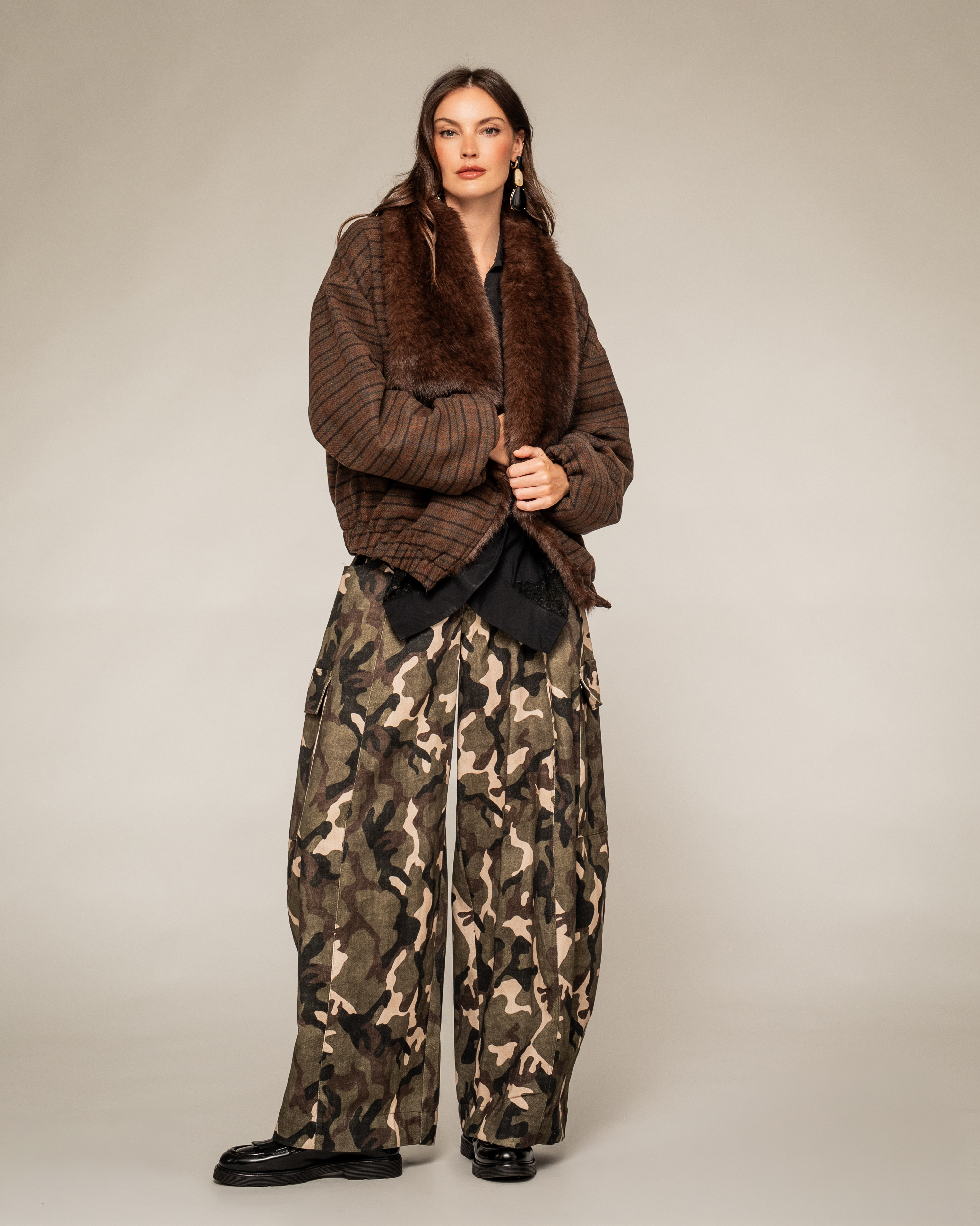 Oversize bunda s pruhy
