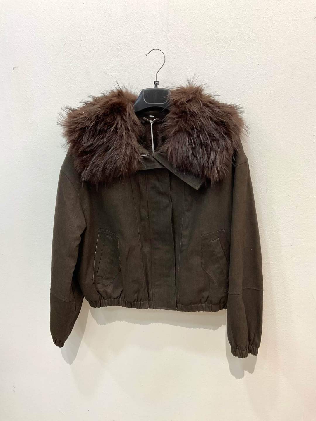 Bomber bunda s kožíškovým límcem