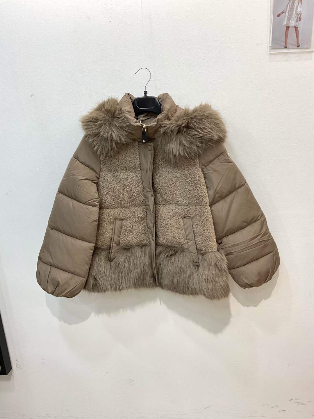 Prošívaná bunda s kapucí
