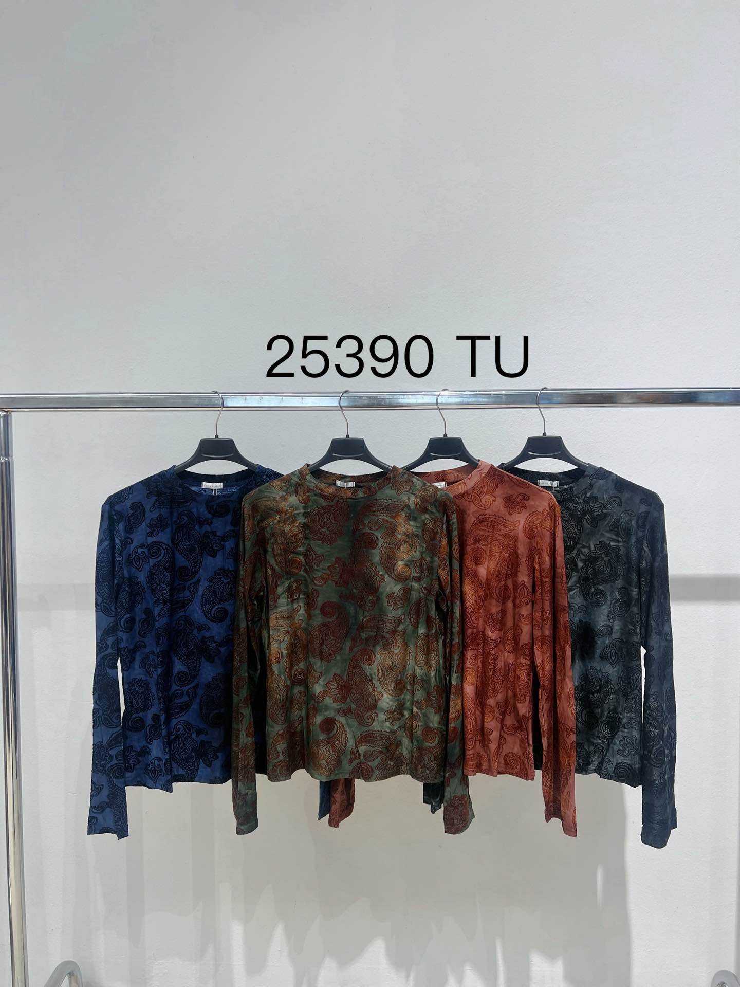 Přiléhavé tričko s paisley vzorem